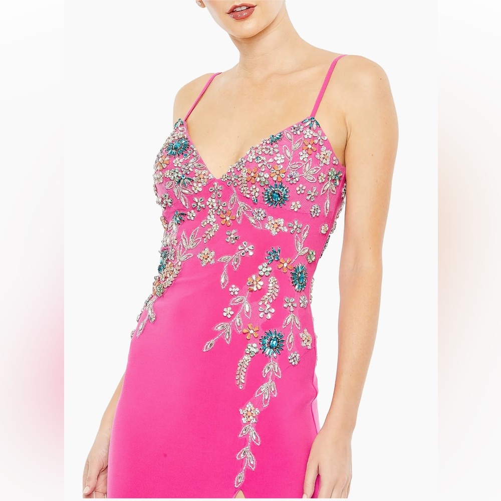 Mac Duggal 👗Elegant Pink Embellished Evening Gown
